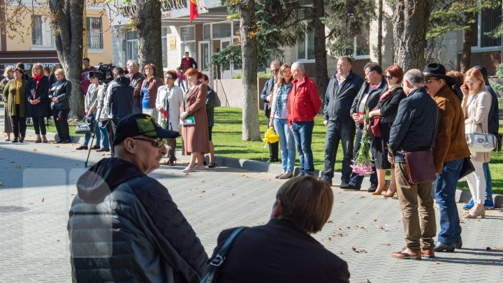 Un scuar a fost inaugurat în memoria artistului Mihai Dolgan (FOTOREPORT)