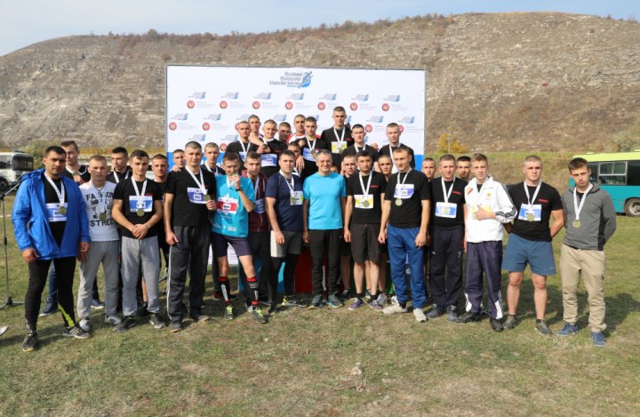 Un mod sănătos de viață! Angajați ai instituţiilor subordonate MAI au participat la un maraton, iar câștigătorii au fost premiați (FOTO)