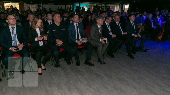 Moldova, în lupta cu hackerii. Șase milioane de atacuri sunt înregistrate anual în țara noastră (FOTOREPORT)