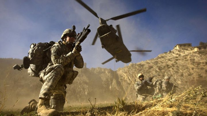 Atac în Afganistan: Un militar NATO a fost ucis, iar alţi doi răniţi 