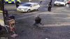Ce s-a întâmplat cu un om din Anglia, care a ieşit cu o SABIE DE SAMURAI în faţa poliţiei (IMAGINI VIDEO)