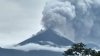 Vulcanul Fuego din Guatemala emană din crater un flux de lavă lung de 1.200 de metri