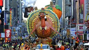 Mii de americani au înfruntat frigul pentru a urmări parada de Ziua Recunoştinţei