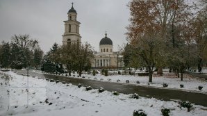 METEO DE DUMINICĂ: Astăzi vremea se încălzeşte. Când revine gerul aspru