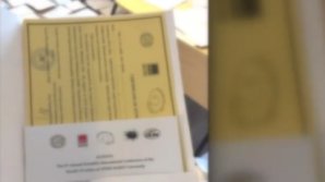 Scandal cu diplome false în România. Profesorii erau obligaţi să cumpere chiar şi două pe lună