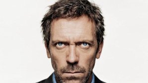 Actorul Hugh Laurie a fost înnobilat de prinţul Charles. Ce titlu a primit