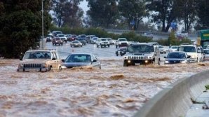 NATURA FACE PRĂPĂD ÎN CALIFORNIA. Americanii se confruntă cu inundaţii puternice, din cauza ploilor torenţiale