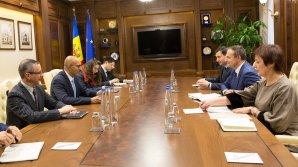 Accesul la informație și normele de reglementare pentru media, discutate de Andrian Candu şi reprezentantul OSCE pentru libertatea presei