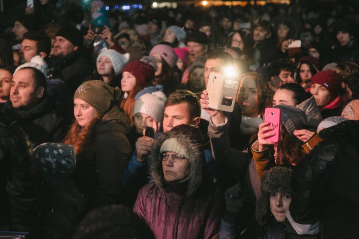 Chef şi dispoziţie bună la Grozeşti şi Cioreşti. Vlad Plahotniuc a venit cu mesaje de felicitare pentru localnici (FOTOREPORT)