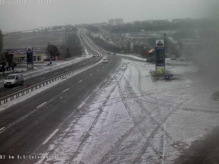 NINGE în mai multe localități din țară. Cum se circulă la această oră pe drumurile naționale