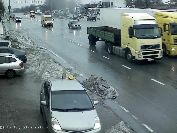 NINGE LA BĂLȚI. Cum se cirulă la acestă oră pe drumurile naționale (GALERIE FOTO)