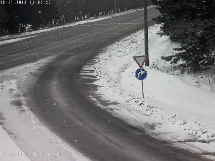 NINGE în mai multe localități din țară. Cum se circulă la această oră pe drumurile naționale