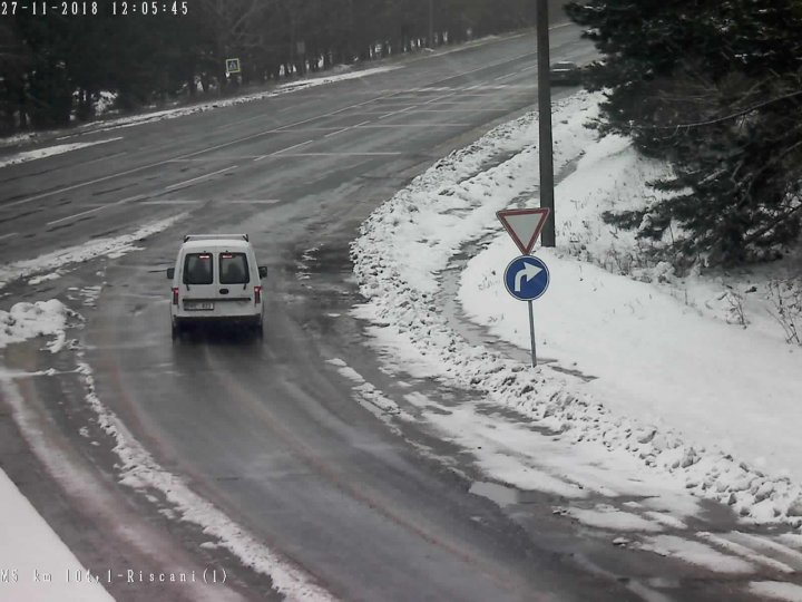 NINGE LA BĂLȚI. Cum se cirulă la acestă oră pe drumurile naționale (GALERIE FOTO)