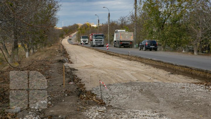 Drumuri bune pentru Moldova 2: În comuna Zîmbreni au început lucrările de reabilitare a drumurilor din sat