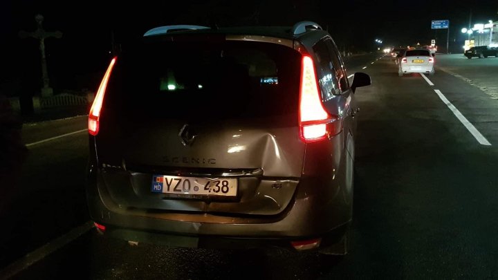 Accident violent în comuna Chetrosu. Două mașini, făcute zob (FOTO)