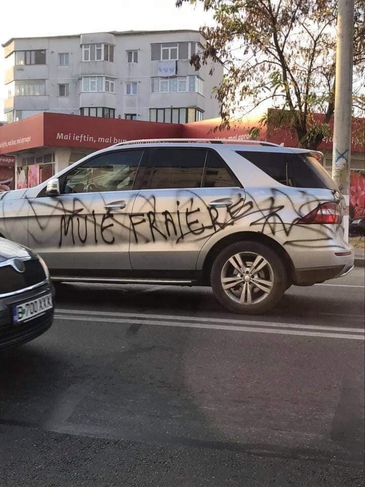 Ce a făcut un bărbat cu mașina amantului soției sale (FOTO)