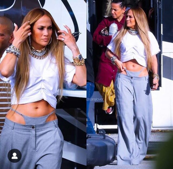 LA LIMITA dintre originalitate și indecență. Jennifer Lopez a șocat oamenii din stradă 