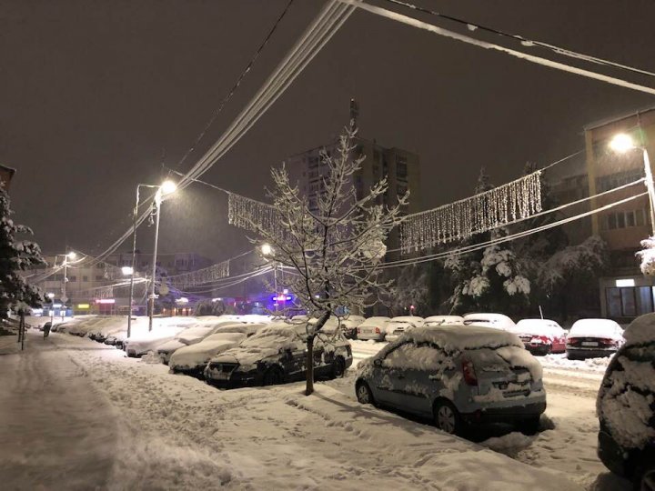 (IMAGINI SPECTACULOASE) România, lovită de iarnă! Ninsori și vânt în 32 de județe (VIDEO)