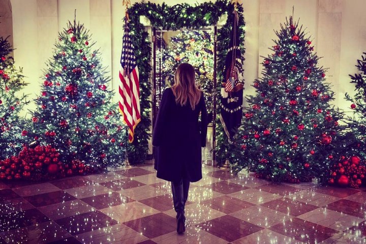 Spirit de sărbători la Casa Albă. Melania Trump a inaugurat mai mulţi brazi în reşedinţa prezidenţială (FOTO)