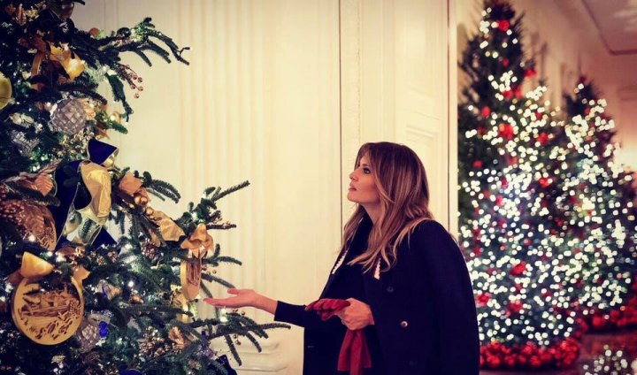 Spirit de sărbători la Casa Albă. Melania Trump a inaugurat mai mulţi brazi în reşedinţa prezidenţială (FOTO)