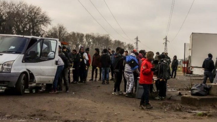 Tensiuni în Tijuana. Sute de migranţi manifestează în apropiere de frontiera cu SUA