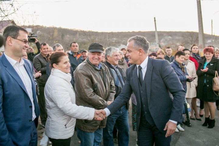 Drumuri Bune pentru Moldova: Aproximativ 20 de kilometri de drum au fost REPARAŢI în oraşul Hânceşti (FOTO)