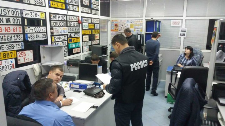 Percheziții în mai multe Birouri de Înmatriculare Auto și Stații de Testare a vehiculelor din Chișinău și sudul țării