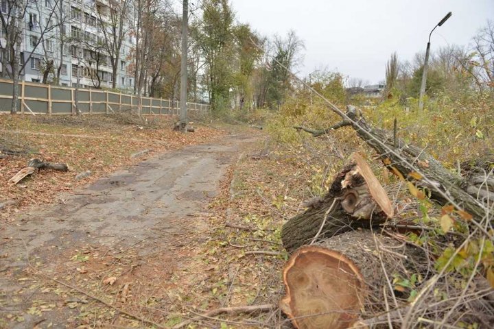 Lucrările de construcţie de pe strada Nicolae Dimo din Capitală, OPRITE de Primărie   