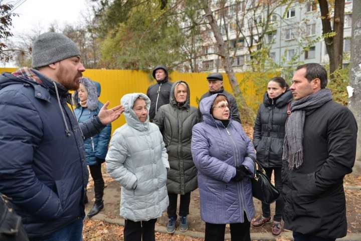 Lucrările de construcţie de pe strada Nicolae Dimo din Capitală, OPRITE de Primărie   