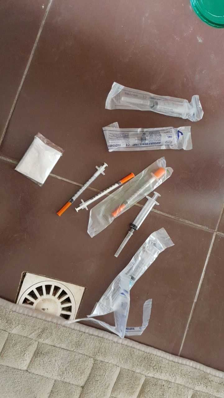 Dealeri de droguri, reţinuţi de PCCOCS. Cum funcţiona schema frauduloasă stabilită de ei (VIDEO/FOTO)