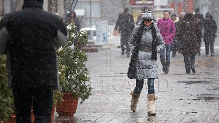 Codul Galben se îndreaptă spre Moldova? AVERTIZARE METEO de VREME RECE, ninsori şi viscol