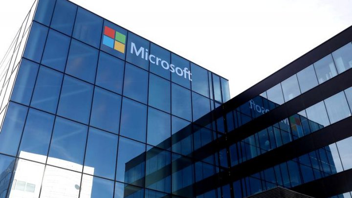 Microsoft a depășit Apple. A ajuns cea mai valoroasă companie din lume 