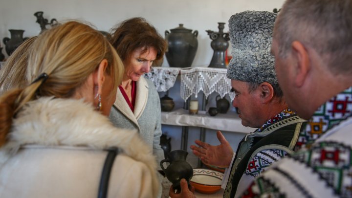 Dor de Codru, un nou traseu turistic în Moldova. Străinii, invitaţi să cunoască cultura, tradiţia şi gastronomia locală (FOTOREPORT)