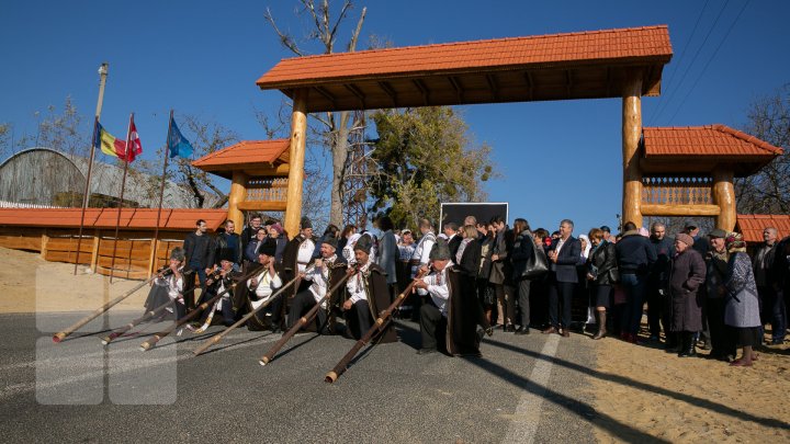 Dor de Codru, un nou traseu turistic în Moldova. Străinii, invitaţi să cunoască cultura, tradiţia şi gastronomia locală (FOTOREPORT)