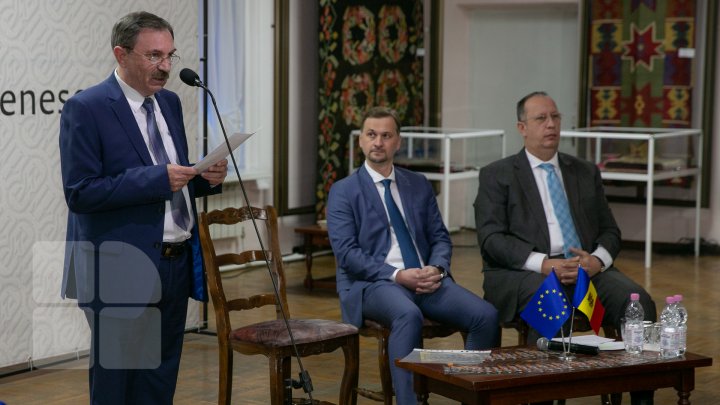 Leul moldovenesc, la un sfert de veac. BNM a lansat moneda aniversară de 10 lei (FOTOREPORT)