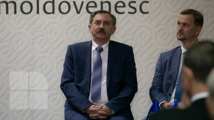 Leul moldovenesc, la un sfert de veac. BNM a lansat moneda aniversară de 10 lei (FOTOREPORT)