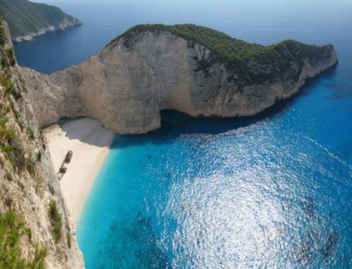 O plajă de pe insula grecească Zakynthos, desemnată cea mai frumoasă din lume (FOTO)