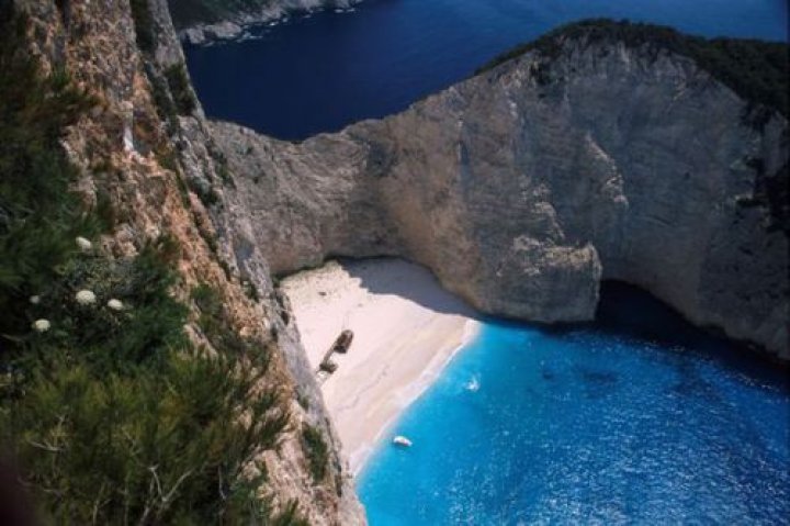 O plajă de pe insula grecească Zakynthos, desemnată cea mai frumoasă din lume (FOTO)