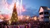 ATMOSFERĂ MAGICĂ la Nisporeni. Mii de oameni s-au adunat să trăiască povestea din Orăşelul de Crăciun