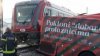 TRAGEDIE în Serbia. Cinci persoane au murit, iar alte 27 au fost grav rănite, după ce un tren a lovit în plin un autobuz (VIDEO)