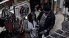 Momentul în care doi moldoveni FURĂ UN PORTMONEU dintr-un magazin din Chişinău (VIDEO)