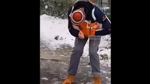 Imagini şocante cu doi tineri din România sub influenţa drogului "Zombie" (VIDEO)