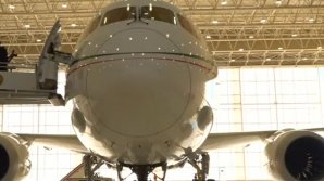 Avion prezidențial scos la vânzare. Are amenajate în interior dormitoare, duşuri şi un birou executiv