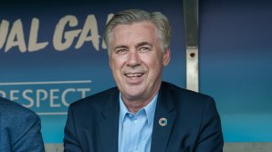 Carlo Ancelotti a acceptat provocarea unei companii şi a devenit poştaş pentru o zi