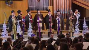 Zeci de ansambluri din toată Moldova au participat la Festivalul național "Colinde, Colinde"
