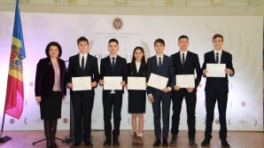 29 de elevi care au obţinut performanţe la olimpiadele internaţionale, premiaţi de Ministerul Educaţiei în cadrul unei gale