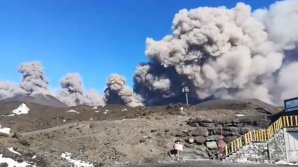 Vulcanul Etna A ERUPT din nou. Imagini spectaculoase cu erupția vulcanică (VIDEO)