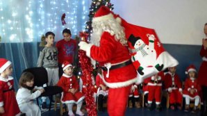 Părinţii, REVOLTAŢI. Serviciile lui Moş Crăciun în grădiniţe sunt PREA SCUMPE. Ce propune primarul Capitalei