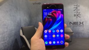 E bătaie mare pe inovaţie în domeniul smartphone-urilor! A fost lansat telefonul cu două fețe. Cum arată şi la ce preţ va fi vândut (VIDEO)