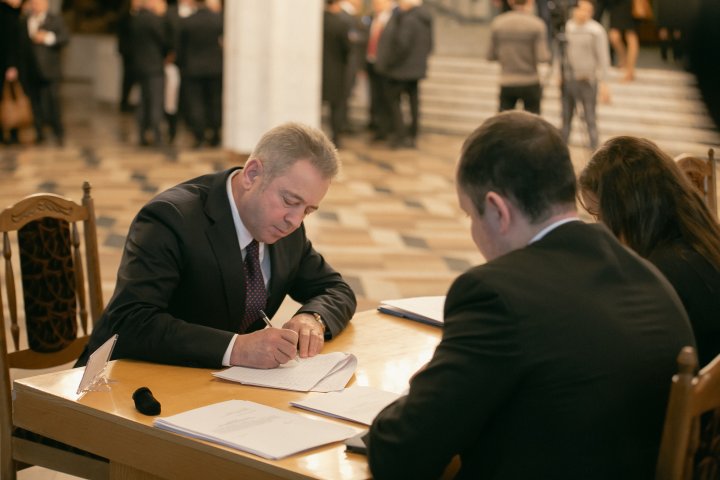 PDM a depus la CEC lista naţională a partidului pentru alegerile parlamentare din februarie 2019 (GALERIE FOTO)